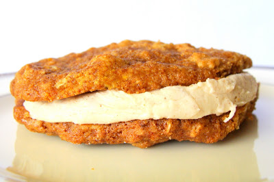 oatmeal creme pie from www.sugarbananas.com