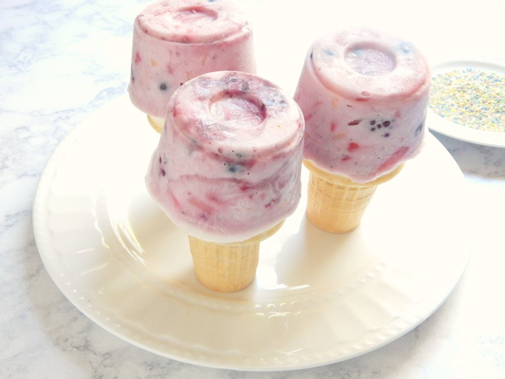 frozen yogurt on a plate on sugar bananas